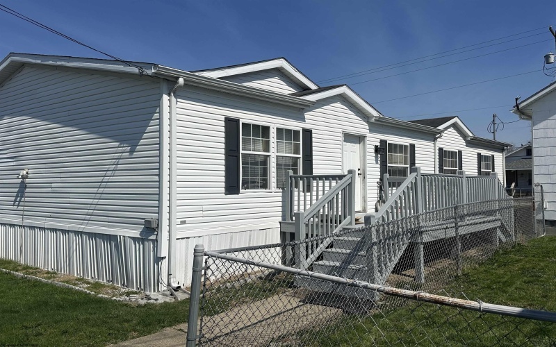 1317 River Avenue, Weston, West Virginia 26452, 3 Bedrooms Bedrooms, 6 Rooms Rooms,2 BathroomsBathrooms,Single Family Detached,For Sale,River,10163904