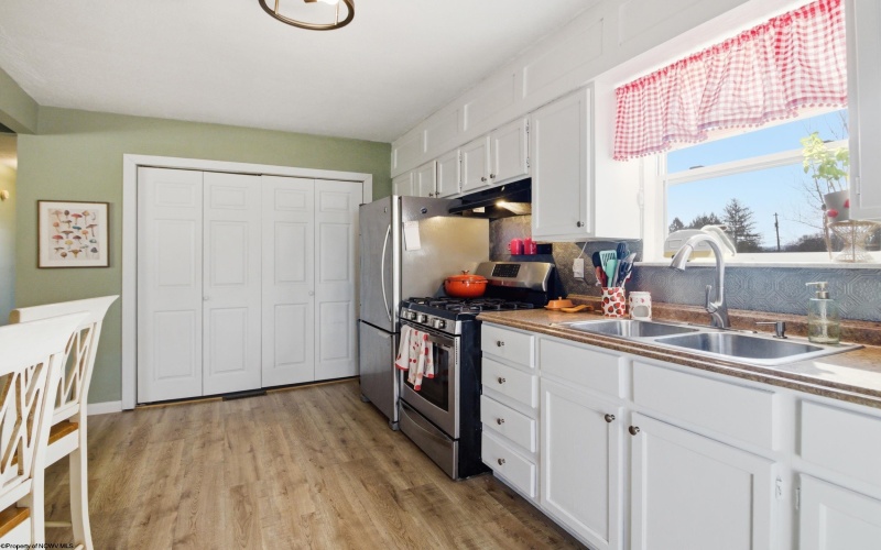 86 Halifax Street, Buckhannon, West Virginia 26201, 3 Bedrooms Bedrooms, 5 Rooms Rooms,1 BathroomBathrooms,Single Family Detached,For Sale,Halifax,10163924 86 Halifax Street, Buckhannon, West Virginia 26201, 3 Bedrooms Bedrooms, 5 Rooms Rooms,1 BathroomBathrooms,Single Family Detached,For Sale,Halifax,10163924