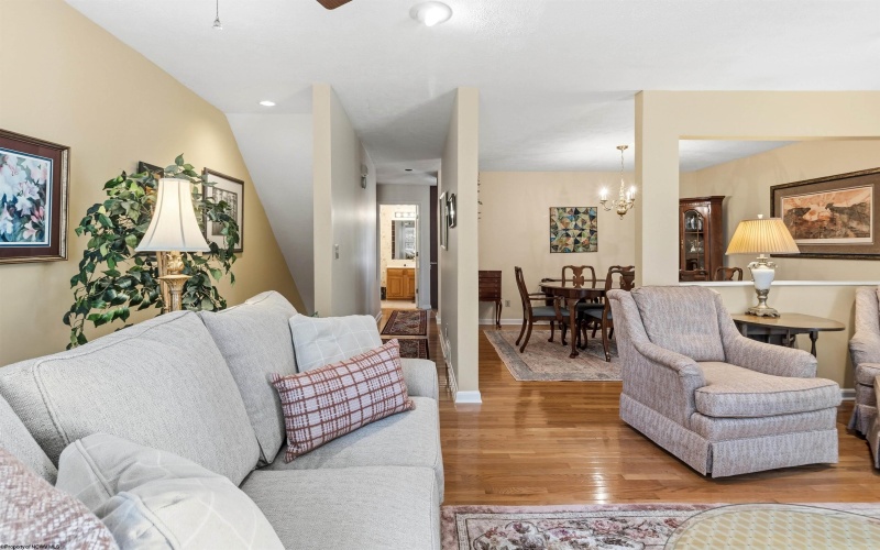 102 Stilwell Drive, Morgantown, West Virginia 26505, 2 Bedrooms Bedrooms, 8 Rooms Rooms,2 BathroomsBathrooms,Single Family Attached,For Sale,Stilwell,10163921