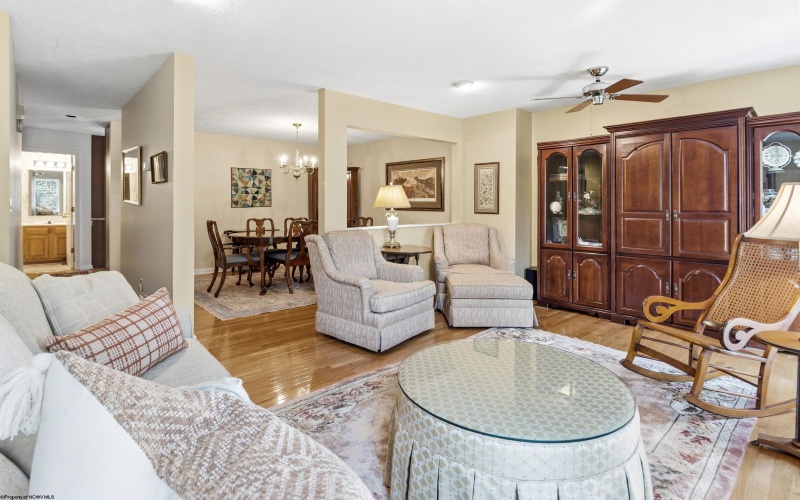 102 Stilwell Drive, Morgantown, West Virginia 26505, 2 Bedrooms Bedrooms, 8 Rooms Rooms,2 BathroomsBathrooms,Single Family Attached,For Sale,Stilwell,10163921