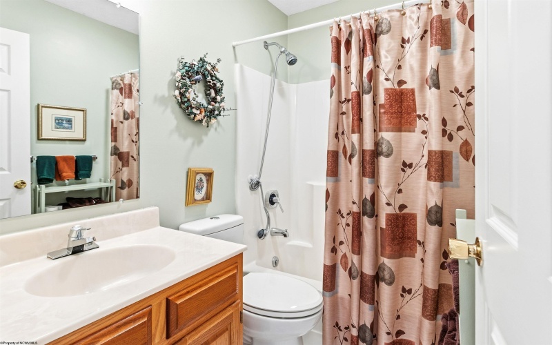 102 Stilwell Drive, Morgantown, West Virginia 26505, 2 Bedrooms Bedrooms, 8 Rooms Rooms,2 BathroomsBathrooms,Single Family Attached,For Sale,Stilwell,10163921