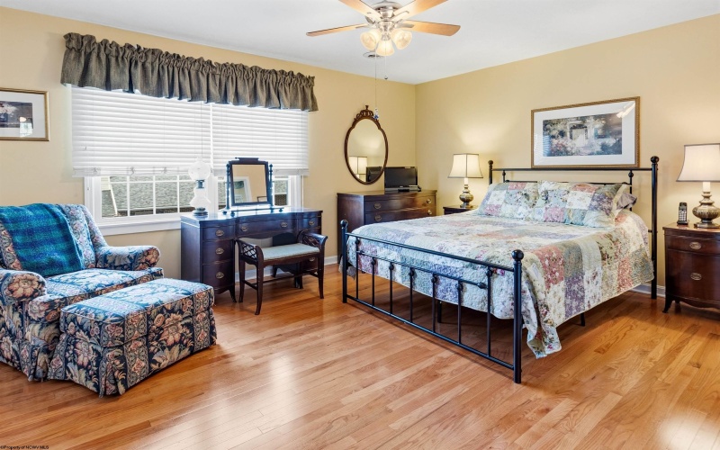 102 Stilwell Drive, Morgantown, West Virginia 26505, 2 Bedrooms Bedrooms, 8 Rooms Rooms,2 BathroomsBathrooms,Single Family Attached,For Sale,Stilwell,10163921