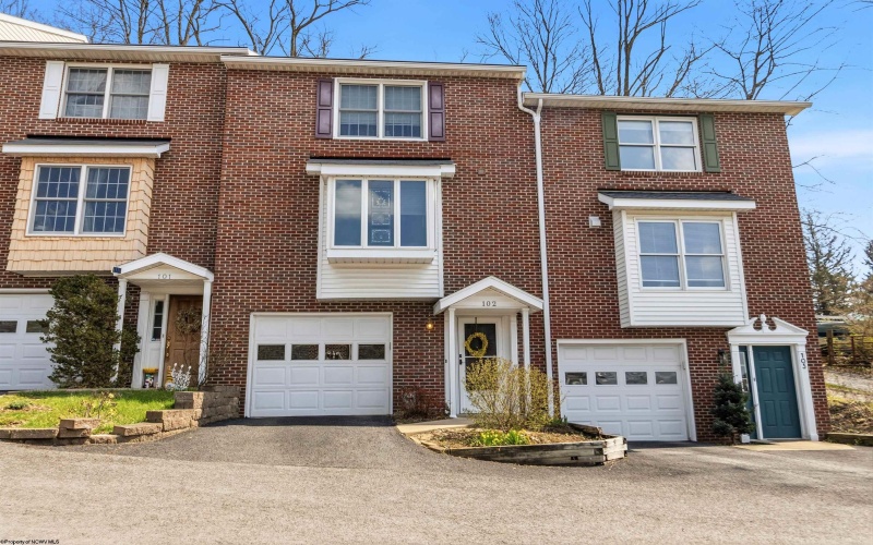 102 Stilwell Drive, Morgantown, West Virginia 26505, 2 Bedrooms Bedrooms, 8 Rooms Rooms,2 BathroomsBathrooms,Single Family Attached,For Sale,Stilwell,10163921