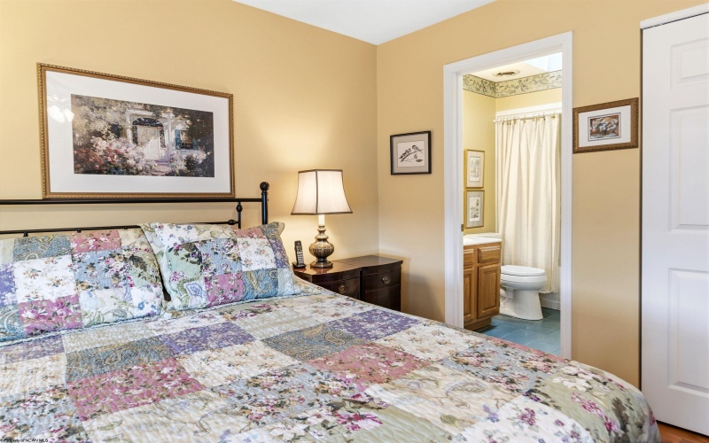 102 Stilwell Drive, Morgantown, West Virginia 26505, 2 Bedrooms Bedrooms, 8 Rooms Rooms,2 BathroomsBathrooms,Single Family Attached,For Sale,Stilwell,10163921