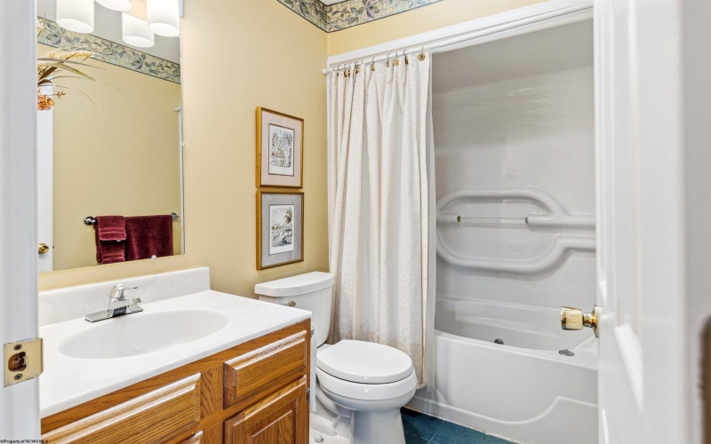 102 Stilwell Drive, Morgantown, West Virginia 26505, 2 Bedrooms Bedrooms, 8 Rooms Rooms,2 BathroomsBathrooms,Single Family Attached,For Sale,Stilwell,10163921