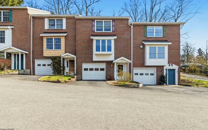 102 Stilwell Drive, Morgantown, West Virginia 26505, 2 Bedrooms Bedrooms, 8 Rooms Rooms,2 BathroomsBathrooms,Single Family Attached,For Sale,Stilwell,10163921