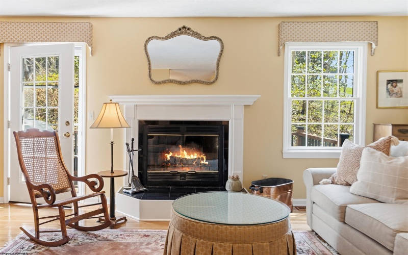 102 Stilwell Drive, Morgantown, West Virginia 26505, 2 Bedrooms Bedrooms, 8 Rooms Rooms,2 BathroomsBathrooms,Single Family Attached,For Sale,Stilwell,10163921