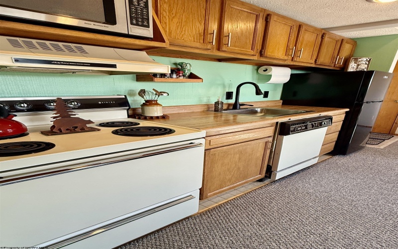 21 Bear Lair Lane, Davis, West Virginia 26260, 2 Bedrooms Bedrooms, 5 Rooms Rooms,1 BathroomBathrooms,Single Family Detached,For Sale,Bear Lair,10163923 21 Bear Lair Lane, Davis, West Virginia 26260, 2 Bedrooms Bedrooms, 5 Rooms Rooms,1 BathroomBathrooms,Single Family Detached,For Sale,Bear Lair,10163923