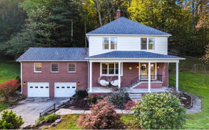 1116 Grafton Road, Fairmont, West Virginia 26554, 4 Bedrooms Bedrooms, 9 Rooms Rooms,2 BathroomsBathrooms,Single Family Detached,For Sale,Grafton,10163906