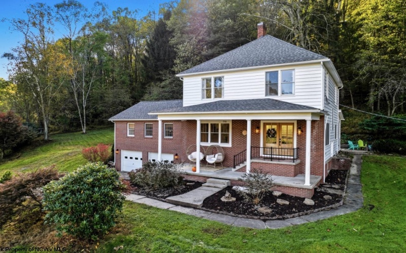 1116 Grafton Road, Fairmont, West Virginia 26554, 4 Bedrooms Bedrooms, 9 Rooms Rooms,2 BathroomsBathrooms,Single Family Detached,For Sale,Grafton,10163906