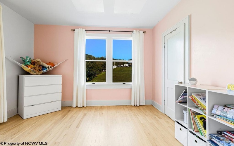 1116 Grafton Road, Fairmont, West Virginia 26554, 4 Bedrooms Bedrooms, 9 Rooms Rooms,2 BathroomsBathrooms,Single Family Detached,For Sale,Grafton,10163906