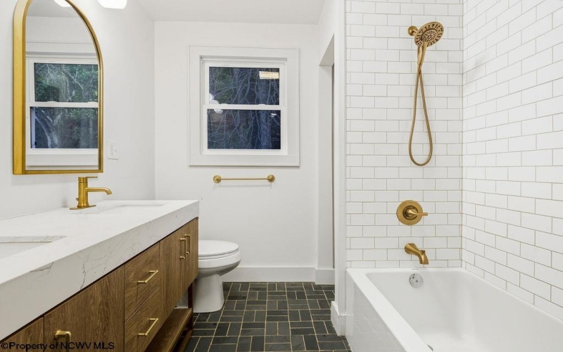 1116 Grafton Road, Fairmont, West Virginia 26554, 4 Bedrooms Bedrooms, 9 Rooms Rooms,2 BathroomsBathrooms,Single Family Detached,For Sale,Grafton,10163906