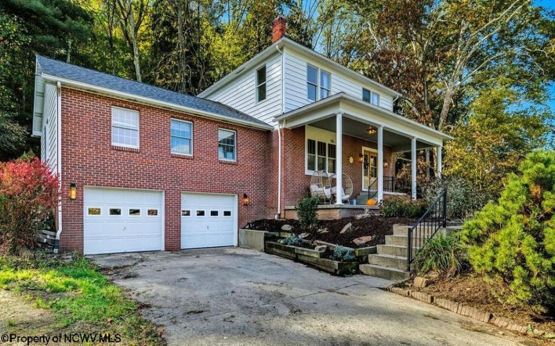 1116 Grafton Road, Fairmont, West Virginia 26554, 4 Bedrooms Bedrooms, 9 Rooms Rooms,2 BathroomsBathrooms,Single Family Detached,For Sale,Grafton,10163906