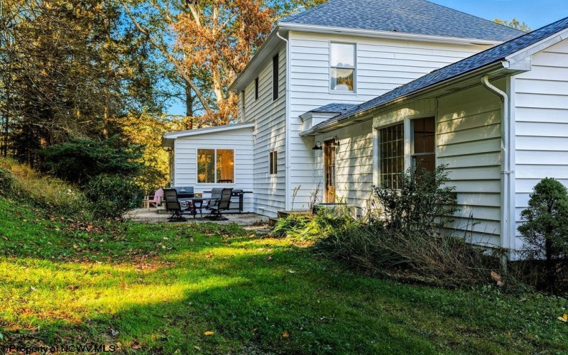 1116 Grafton Road, Fairmont, West Virginia 26554, 4 Bedrooms Bedrooms, 9 Rooms Rooms,2 BathroomsBathrooms,Single Family Detached,For Sale,Grafton,10163906