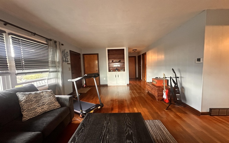 159 Kramer Drive, Clarksburg, West Virginia 26301, 3 Bedrooms Bedrooms, 5 Rooms Rooms,1 BathroomBathrooms,Single Family Detached,For Sale,Kramer,10163920