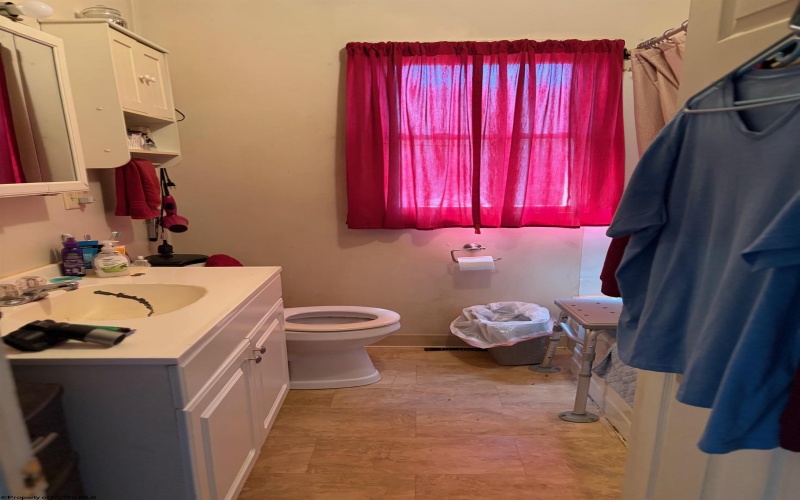 205 Violet Street, Fairmont, West Virginia 26554, 2 Bedrooms Bedrooms, 4 Rooms Rooms,1 BathroomBathrooms,Single Family Detached,For Sale,Violet,10163919 205 Violet Street, Fairmont, West Virginia 26554, 2 Bedrooms Bedrooms, 4 Rooms Rooms,1 BathroomBathrooms,Single Family Detached,For Sale,Violet,10163919