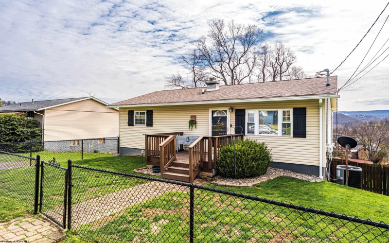 1032 Montrose Avenue, Morgantown, West Virginia 26505, 3 Bedrooms Bedrooms, 5 Rooms Rooms,1 BathroomBathrooms,Single Family Detached,For Sale,Montrose,10163909 1032 Montrose Avenue, Morgantown, West Virginia 26505, 3 Bedrooms Bedrooms, 5 Rooms Rooms,1 BathroomBathrooms,Single Family Detached,For Sale,Montrose,10163909