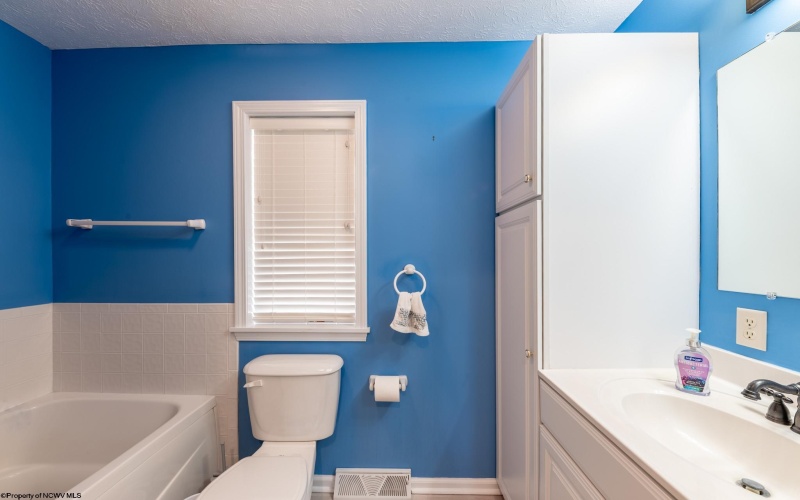 183 Fern Court, Terra Alta, West Virginia 26764, 2 Bedrooms Bedrooms, 6 Rooms Rooms,2 BathroomsBathrooms,Single Family Detached,For Sale,Fern,10163910