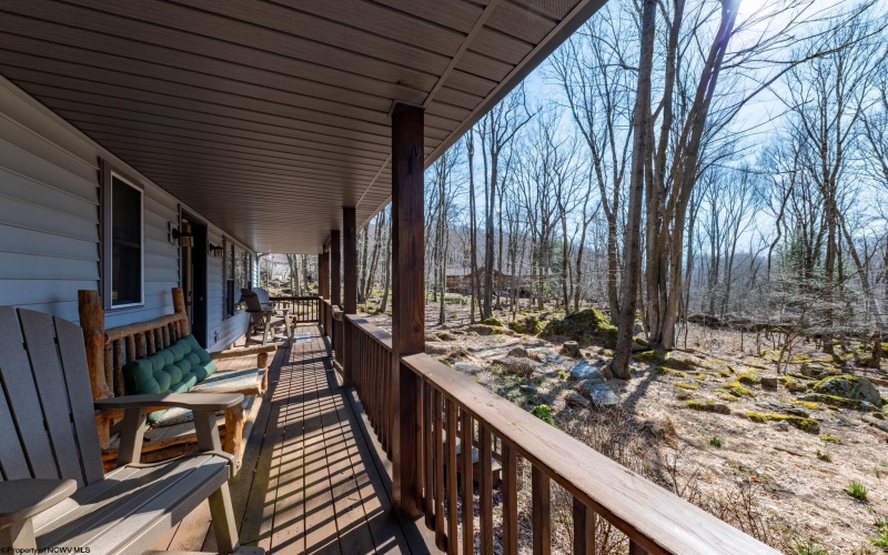 183 Fern Court, Terra Alta, West Virginia 26764, 2 Bedrooms Bedrooms, 6 Rooms Rooms,2 BathroomsBathrooms,Single Family Detached,For Sale,Fern,10163910