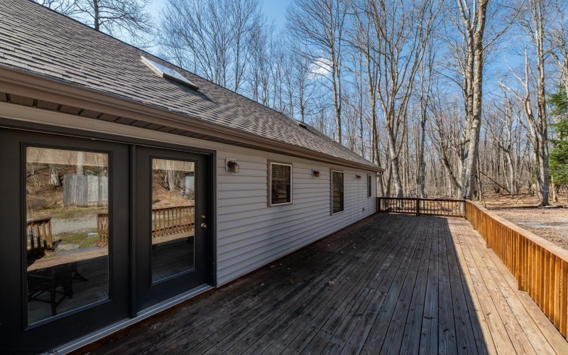 183 Fern Court, Terra Alta, West Virginia 26764, 2 Bedrooms Bedrooms, 6 Rooms Rooms,2 BathroomsBathrooms,Single Family Detached,For Sale,Fern,10163910