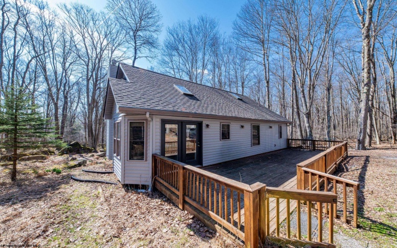 183 Fern Court, Terra Alta, West Virginia 26764, 2 Bedrooms Bedrooms, 6 Rooms Rooms,2 BathroomsBathrooms,Single Family Detached,For Sale,Fern,10163910