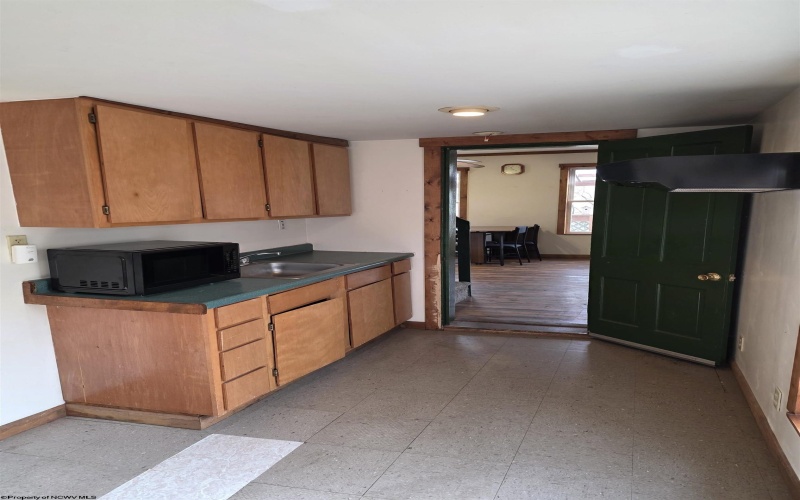 1326 Montrose Avenue, Morgantown, West Virginia 26505, 4 Bedrooms Bedrooms, 6 Rooms Rooms,3 BathroomsBathrooms,Single Family Detached,For Sale,Montrose,10163928