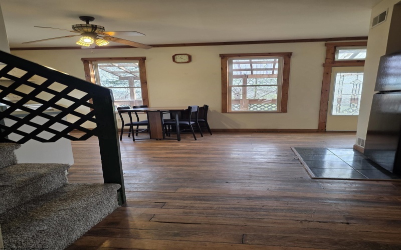 1326 Montrose Avenue, Morgantown, West Virginia 26505, 4 Bedrooms Bedrooms, 6 Rooms Rooms,3 BathroomsBathrooms,Single Family Detached,For Sale,Montrose,10163928