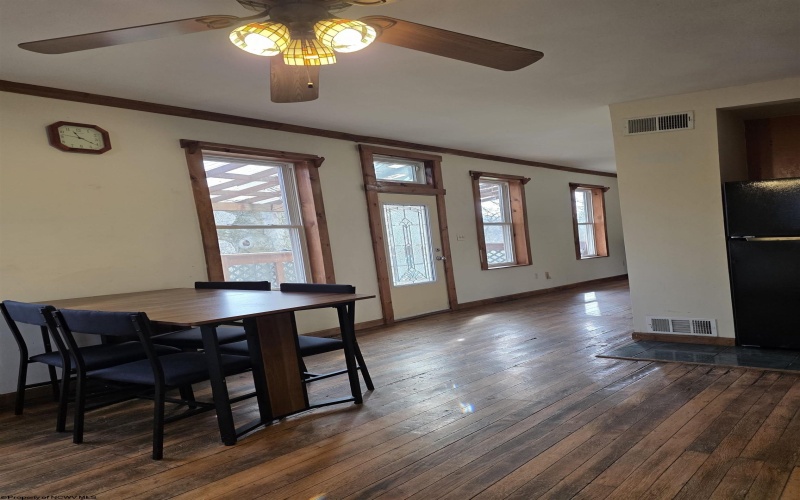 1326 Montrose Avenue, Morgantown, West Virginia 26505, 4 Bedrooms Bedrooms, 6 Rooms Rooms,3 BathroomsBathrooms,Single Family Detached,For Sale,Montrose,10163928