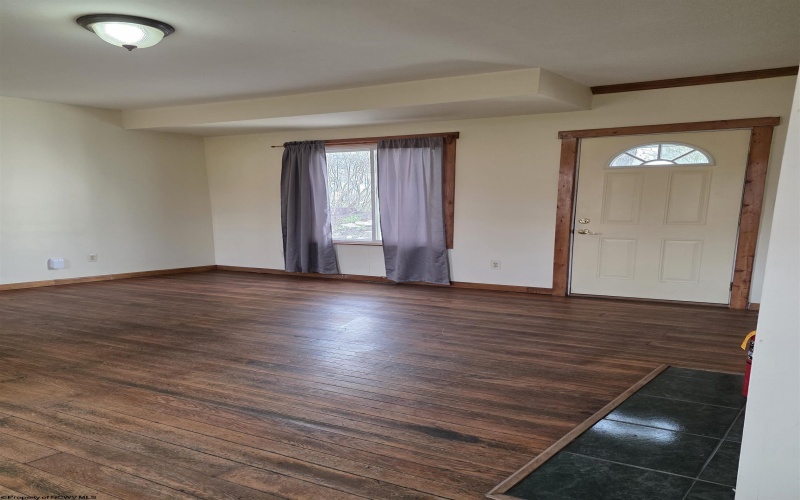 1326 Montrose Avenue, Morgantown, West Virginia 26505, 4 Bedrooms Bedrooms, 6 Rooms Rooms,3 BathroomsBathrooms,Single Family Detached,For Sale,Montrose,10163928