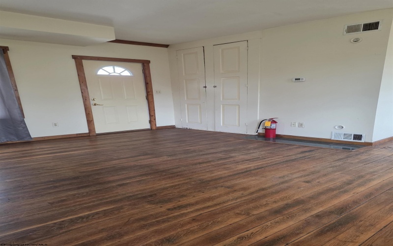 1326 Montrose Avenue, Morgantown, West Virginia 26505, 4 Bedrooms Bedrooms, 6 Rooms Rooms,3 BathroomsBathrooms,Single Family Detached,For Sale,Montrose,10163928