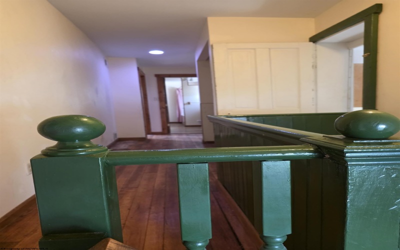 1326 Montrose Avenue, Morgantown, West Virginia 26505, 4 Bedrooms Bedrooms, 6 Rooms Rooms,3 BathroomsBathrooms,Single Family Detached,For Sale,Montrose,10163928