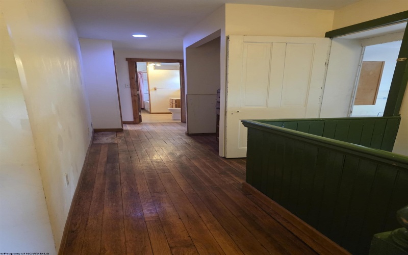 1326 Montrose Avenue, Morgantown, West Virginia 26505, 4 Bedrooms Bedrooms, 6 Rooms Rooms,3 BathroomsBathrooms,Single Family Detached,For Sale,Montrose,10163928