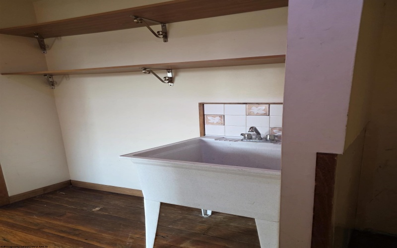 1326 Montrose Avenue, Morgantown, West Virginia 26505, 4 Bedrooms Bedrooms, 6 Rooms Rooms,3 BathroomsBathrooms,Single Family Detached,For Sale,Montrose,10163928