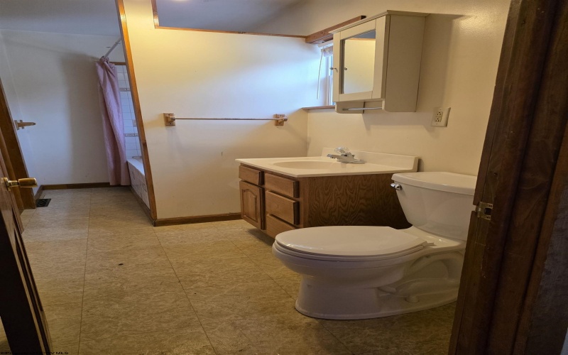 1326 Montrose Avenue, Morgantown, West Virginia 26505, 4 Bedrooms Bedrooms, 6 Rooms Rooms,3 BathroomsBathrooms,Single Family Detached,For Sale,Montrose,10163928