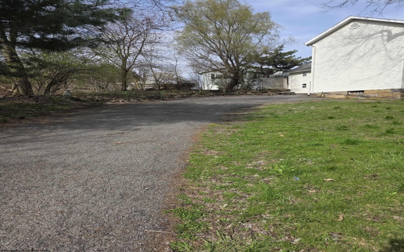 1326 Montrose Avenue, Morgantown, West Virginia 26505, 4 Bedrooms Bedrooms, 6 Rooms Rooms,3 BathroomsBathrooms,Single Family Detached,For Sale,Montrose,10163928