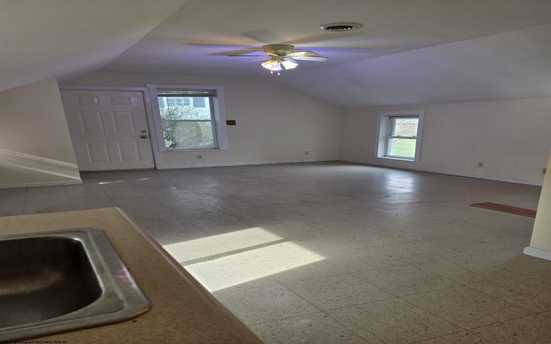 1326 Montrose Avenue, Morgantown, West Virginia 26505, 4 Bedrooms Bedrooms, 6 Rooms Rooms,3 BathroomsBathrooms,Single Family Detached,For Sale,Montrose,10163928