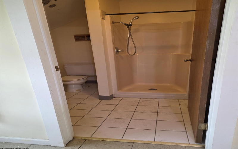 1326 Montrose Avenue, Morgantown, West Virginia 26505, 4 Bedrooms Bedrooms, 6 Rooms Rooms,3 BathroomsBathrooms,Single Family Detached,For Sale,Montrose,10163928