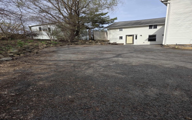 1326 Montrose Avenue, Morgantown, West Virginia 26505, 4 Bedrooms Bedrooms, 6 Rooms Rooms,3 BathroomsBathrooms,Single Family Detached,For Sale,Montrose,10163928