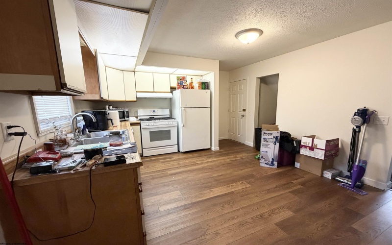 38 Cliffside Drive, Morgantown, West Virginia 26501, 2 Bedrooms Bedrooms, 4 Rooms Rooms,1 BathroomBathrooms,Single Family Attached,For Sale,Cliffside,10163805