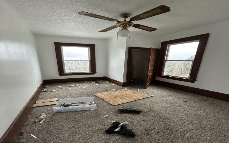 213 Watson Avenue, Fairmont, West Virginia 26554, 4 Bedrooms Bedrooms, 13 Rooms Rooms,2 BathroomsBathrooms,Single Family Detached,For Sale,Watson,10163927