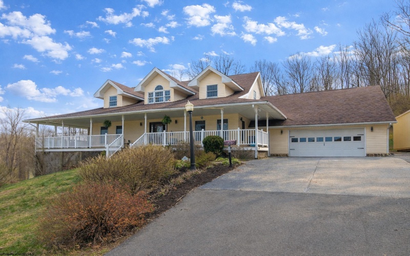 79 Whispering Pine Lane, Bridgeport, West Virginia 26330, 4 Bedrooms Bedrooms, 8 Rooms Rooms,2 BathroomsBathrooms,Single Family Detached,For Sale,Whispering Pine,10163931 79 Whispering Pine Lane, Bridgeport, West Virginia 26330, 4 Bedrooms Bedrooms, 8 Rooms Rooms,2 BathroomsBathrooms,Single Family Detached,For Sale,Whispering Pine,10163931