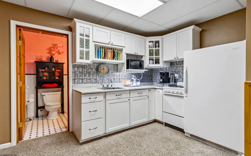 1 Mountain Vista Drive, Morgantown, West Virginia 26508, 4 Bedrooms Bedrooms, 14 Rooms Rooms,3 BathroomsBathrooms,Single Family Detached,For Sale,Mountain Vista,10163930