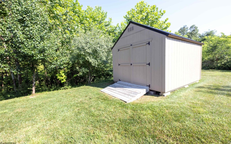 313 Salonika Drive, Morgantown, West Virginia 26508, 5 Bedrooms Bedrooms, 12 Rooms Rooms,4 BathroomsBathrooms,Single Family Detached,For Sale,Salonika,10160945