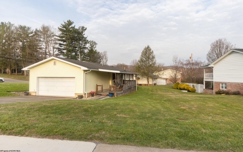 1104 Johnson Avenue, Bridgeport, West Virginia 26330, 3 Bedrooms Bedrooms, 7 Rooms Rooms,2 BathroomsBathrooms,Single Family Detached,For Sale,Johnson,10163941