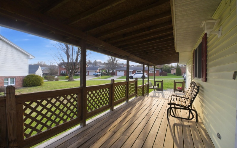 1104 Johnson Avenue, Bridgeport, West Virginia 26330, 3 Bedrooms Bedrooms, 7 Rooms Rooms,2 BathroomsBathrooms,Single Family Detached,For Sale,Johnson,10163941