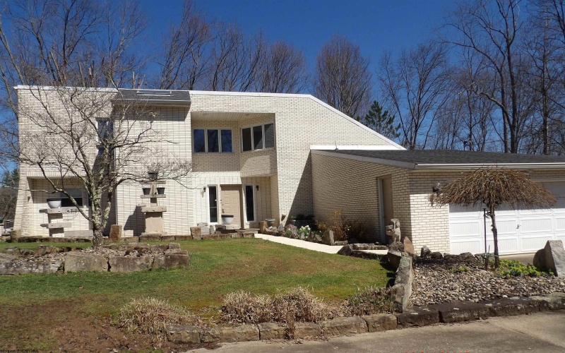 422 Carol Street, Buckhannon, West Virginia 26201, 4 Bedrooms Bedrooms, 11 Rooms Rooms,3 BathroomsBathrooms,Single Family Detached,For Sale,Carol,10163945