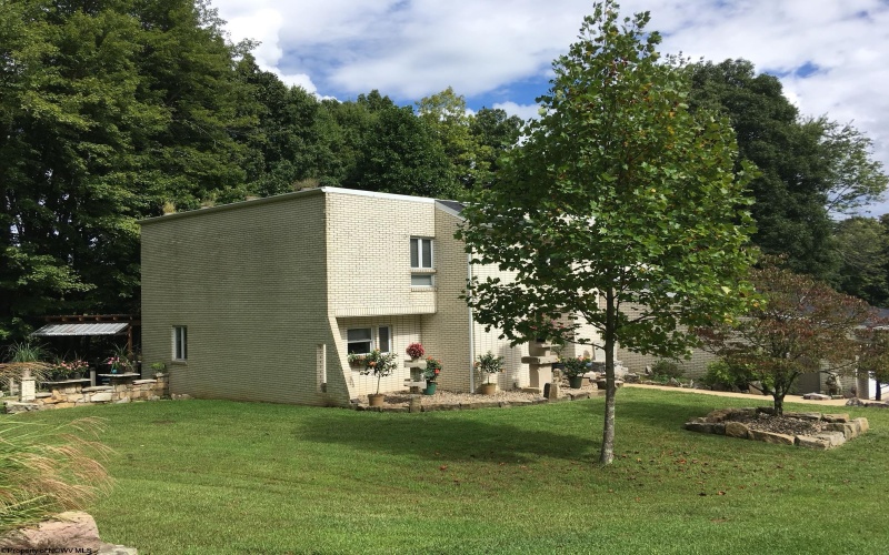 422 Carol Street, Buckhannon, West Virginia 26201, 4 Bedrooms Bedrooms, 11 Rooms Rooms,3 BathroomsBathrooms,Single Family Detached,For Sale,Carol,10163945