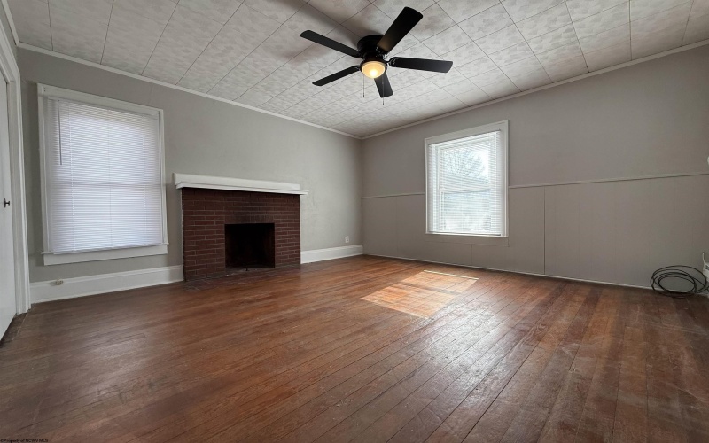 310 Spring Avenue, Clarksburg, West Virginia 26301, 5 Bedrooms Bedrooms, 12 Rooms Rooms,2 BathroomsBathrooms,Single Family Detached,For Sale,Spring,10163944