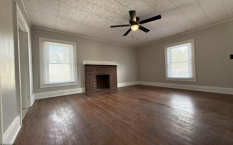 310 Spring Avenue, Clarksburg, West Virginia 26301, 5 Bedrooms Bedrooms, 12 Rooms Rooms,2 BathroomsBathrooms,Single Family Detached,For Sale,Spring,10163944