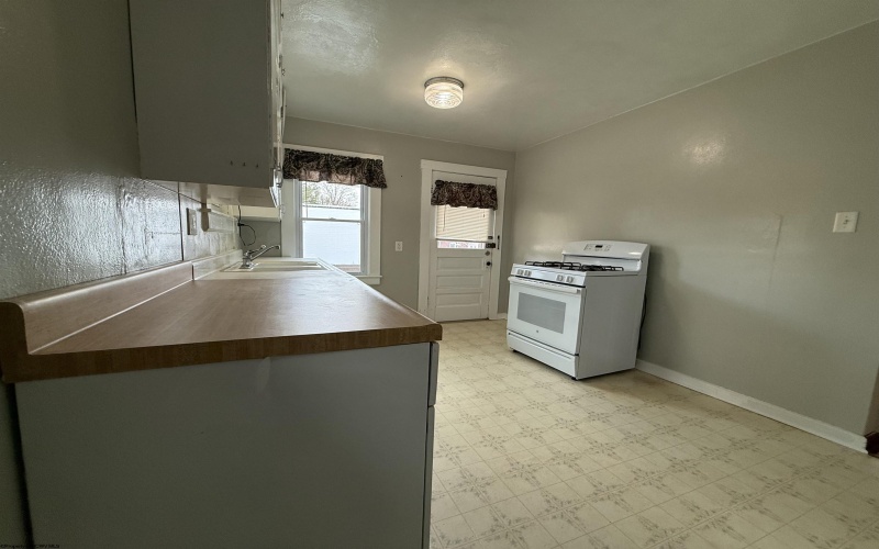 310 Spring Avenue, Clarksburg, West Virginia 26301, 5 Bedrooms Bedrooms, 12 Rooms Rooms,2 BathroomsBathrooms,Single Family Detached,For Sale,Spring,10163944